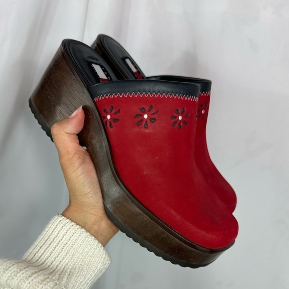 Y2K Tommy Hilfiger red suede wood clogs size 8.5 - Picture 2 of 15
